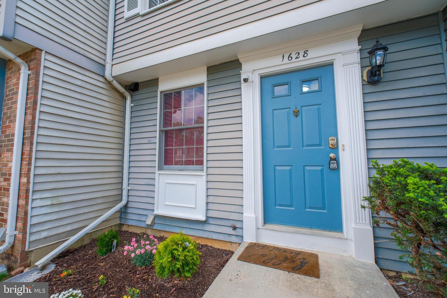 1628 10TH ST S, ARLINGTON, Virginia 22204, 3 Bedrooms Bedrooms, ,2 BathroomsBathrooms,Residential,For sale,1628 10TH ST S,VAAR2056192 MLS # VAAR2056192