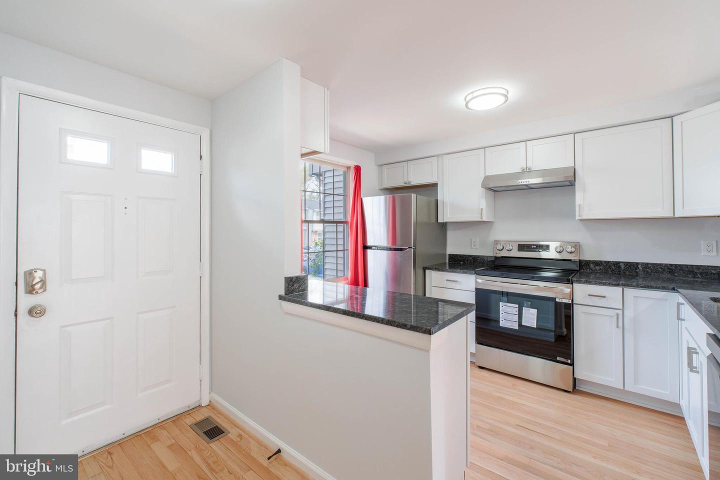 1628 10TH ST S, ARLINGTON, Virginia 22204, 3 Bedrooms Bedrooms, ,2 BathroomsBathrooms,Residential,For sale,1628 10TH ST S,VAAR2056192 MLS # VAAR2056192