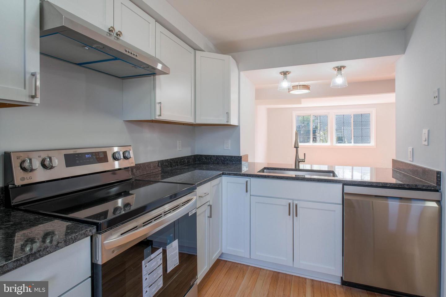 1628 10TH ST S, ARLINGTON, Virginia 22204, 3 Bedrooms Bedrooms, ,2 BathroomsBathrooms,Residential,For sale,1628 10TH ST S,VAAR2056192 MLS # VAAR2056192