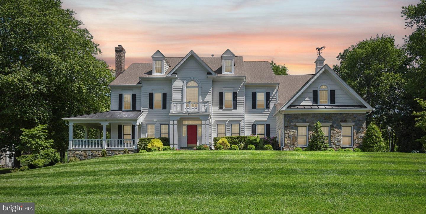 10306 FOREST MAPLE RD, VIENNA, Virginia 22182, 5 Bedrooms Bedrooms, ,4 BathroomsBathrooms,Residential,For sale,10306 FOREST MAPLE RD,VAFX2234106 MLS # VAFX2234106