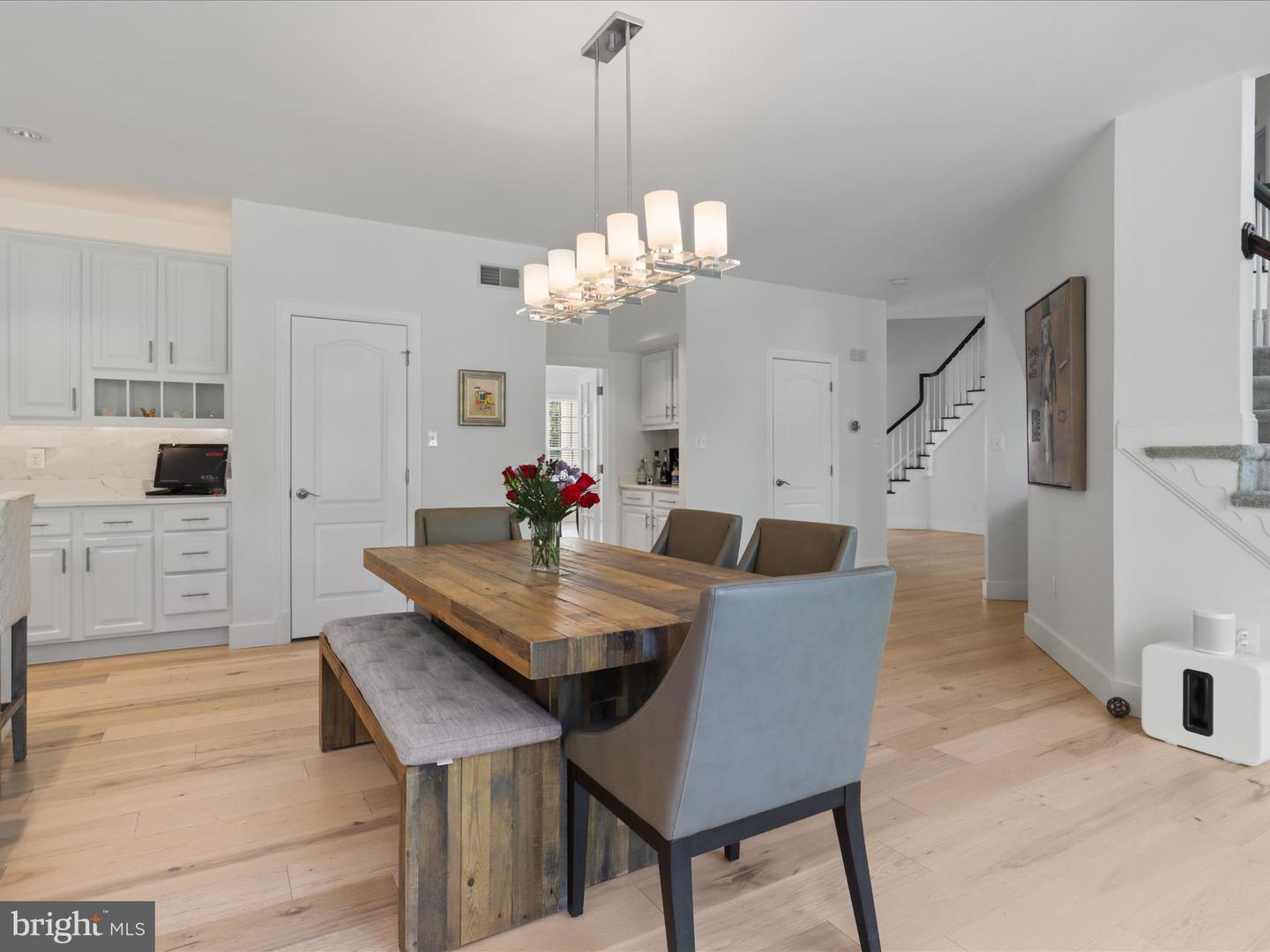 10306 FOREST MAPLE RD, VIENNA, Virginia 22182, 5 Bedrooms Bedrooms, ,4 BathroomsBathrooms,Residential,For sale,10306 FOREST MAPLE RD,VAFX2234106 MLS # VAFX2234106