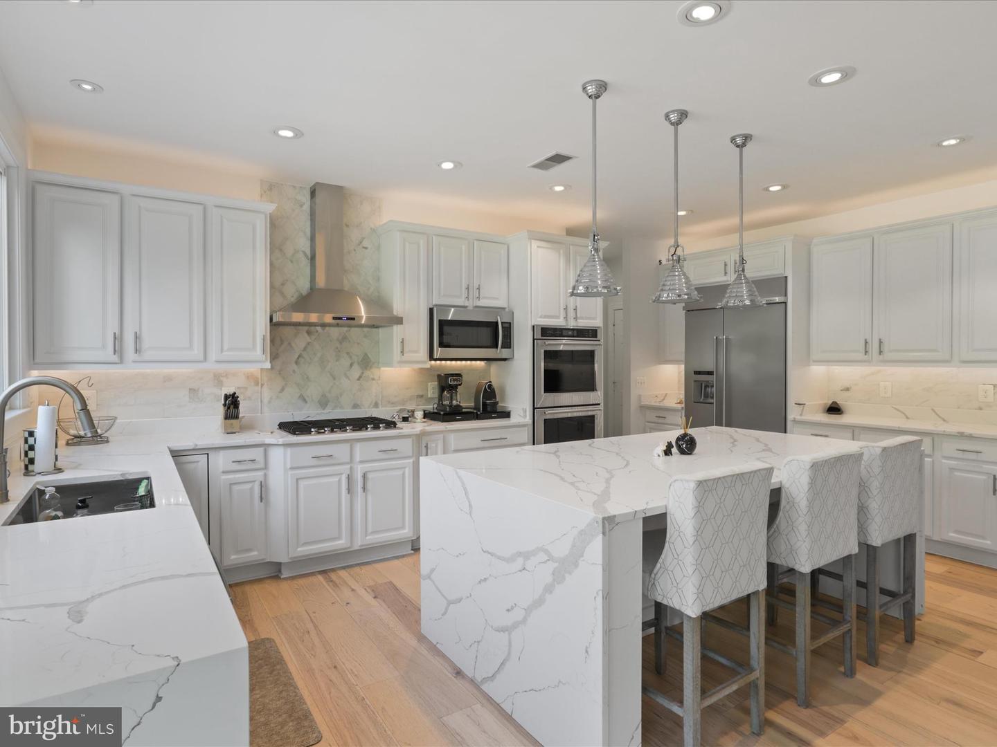 10306 FOREST MAPLE RD, VIENNA, Virginia 22182, 5 Bedrooms Bedrooms, ,4 BathroomsBathrooms,Residential,For sale,10306 FOREST MAPLE RD,VAFX2234106 MLS # VAFX2234106