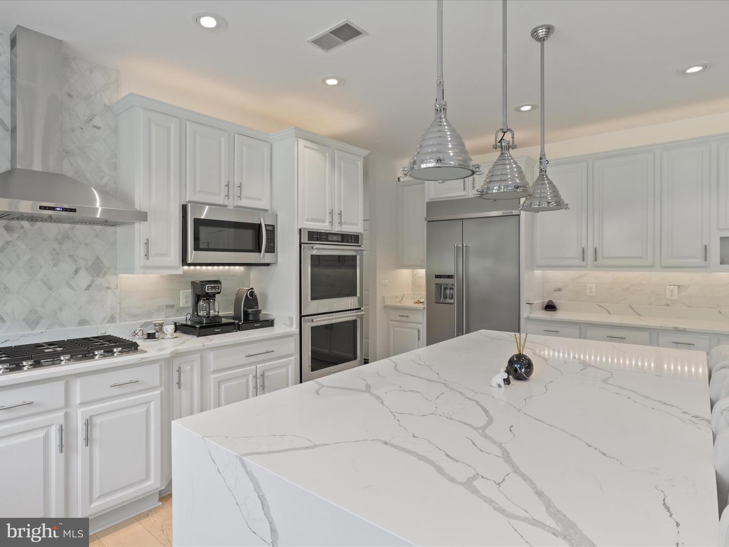 10306 FOREST MAPLE RD, VIENNA, Virginia 22182, 5 Bedrooms Bedrooms, ,4 BathroomsBathrooms,Residential,For sale,10306 FOREST MAPLE RD,VAFX2234106 MLS # VAFX2234106