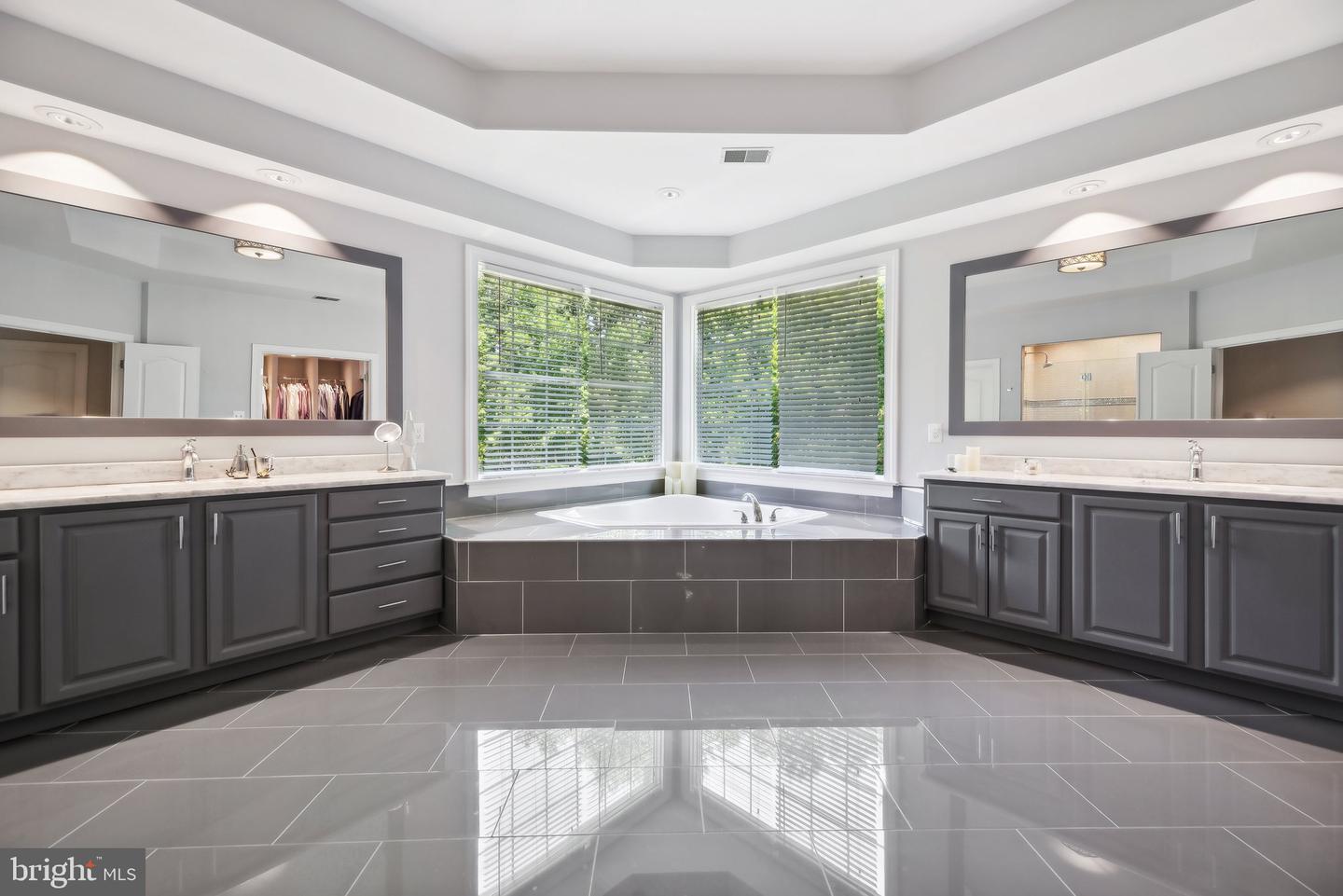 10306 FOREST MAPLE RD, VIENNA, Virginia 22182, 5 Bedrooms Bedrooms, ,4 BathroomsBathrooms,Residential,For sale,10306 FOREST MAPLE RD,VAFX2234106 MLS # VAFX2234106