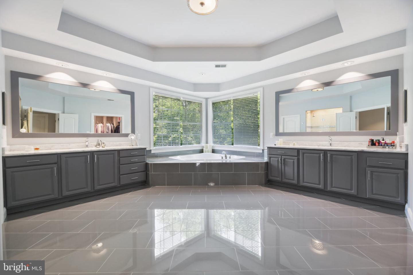 10306 FOREST MAPLE RD, VIENNA, Virginia 22182, 5 Bedrooms Bedrooms, ,4 BathroomsBathrooms,Residential,For sale,10306 FOREST MAPLE RD,VAFX2234106 MLS # VAFX2234106