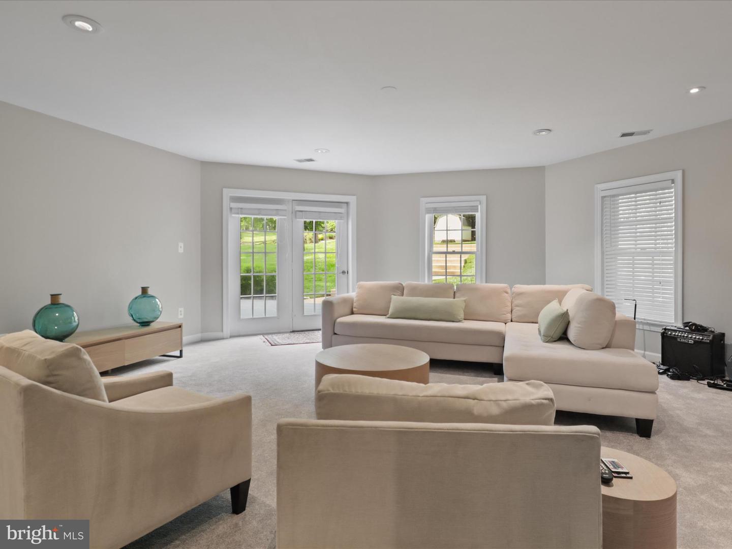 10306 FOREST MAPLE RD, VIENNA, Virginia 22182, 5 Bedrooms Bedrooms, ,4 BathroomsBathrooms,Residential,For sale,10306 FOREST MAPLE RD,VAFX2234106 MLS # VAFX2234106