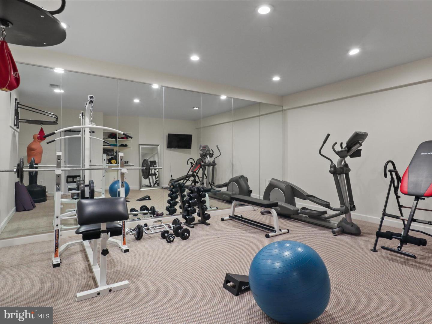 10306 FOREST MAPLE RD, VIENNA, Virginia 22182, 5 Bedrooms Bedrooms, ,4 BathroomsBathrooms,Residential,For sale,10306 FOREST MAPLE RD,VAFX2234106 MLS # VAFX2234106