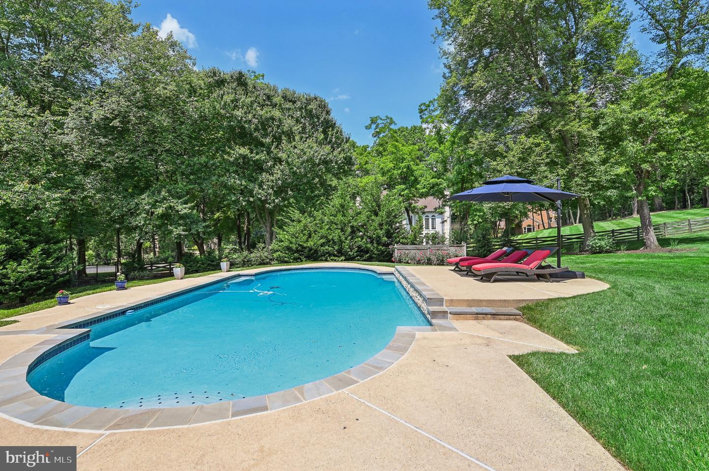 10306 FOREST MAPLE RD, VIENNA, Virginia 22182, 5 Bedrooms Bedrooms, ,4 BathroomsBathrooms,Residential,For sale,10306 FOREST MAPLE RD,VAFX2234106 MLS # VAFX2234106