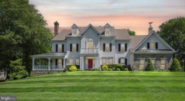 10306 FOREST MAPLE RD, VIENNA, Virginia 22182, 5 Bedrooms Bedrooms, ,4 BathroomsBathrooms,Residential,For sale,10306 FOREST MAPLE RD,VAFX2234106 MLS # VAFX2234106