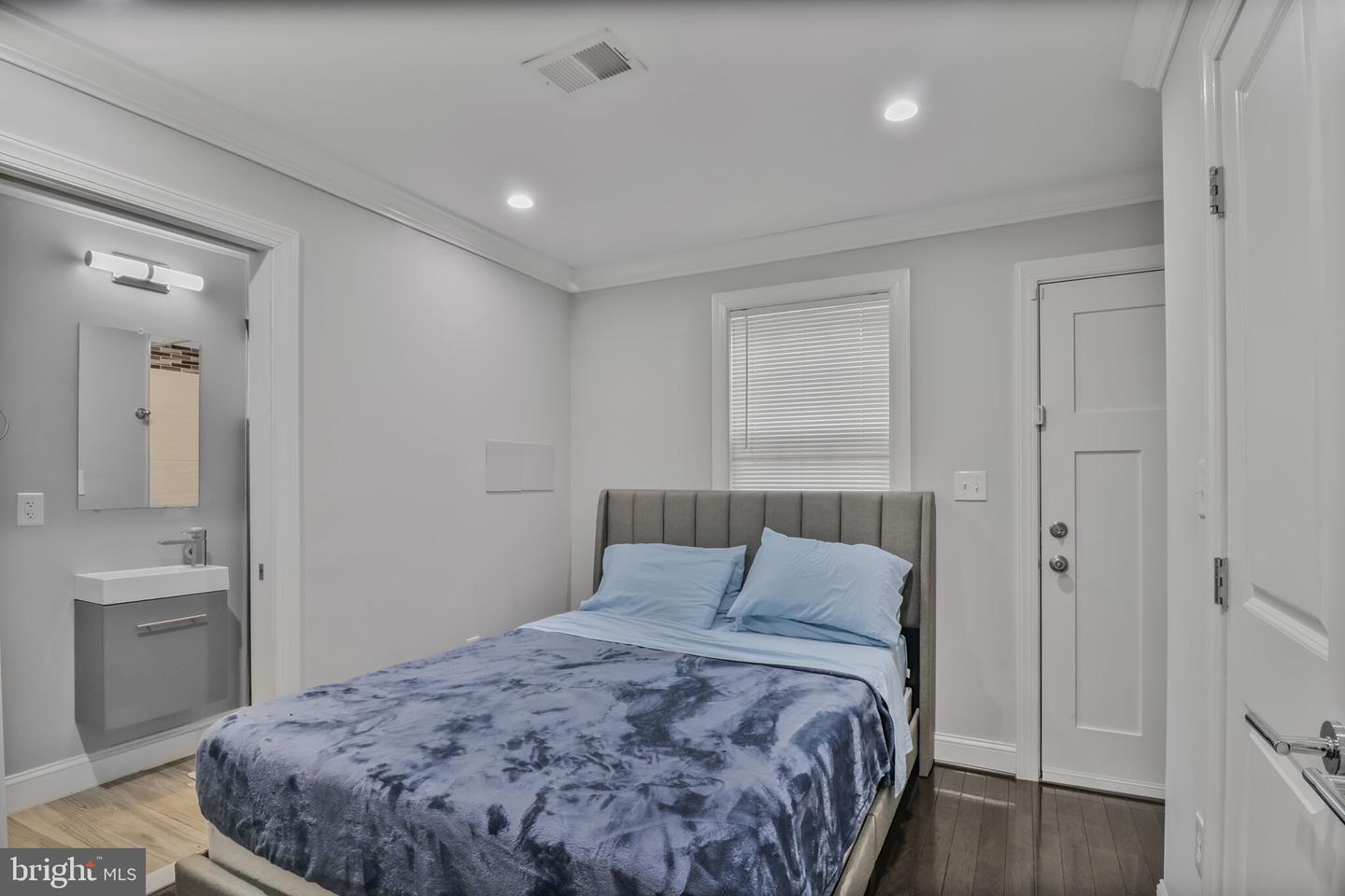 1423 HOWARD RD SE, WASHINGTON, District Of Columbia 20020, 3 Bedrooms Bedrooms, ,2 BathroomsBathrooms,Residential,For sale,1423 HOWARD RD SE,DCDC2195864 MLS # DCDC2195864