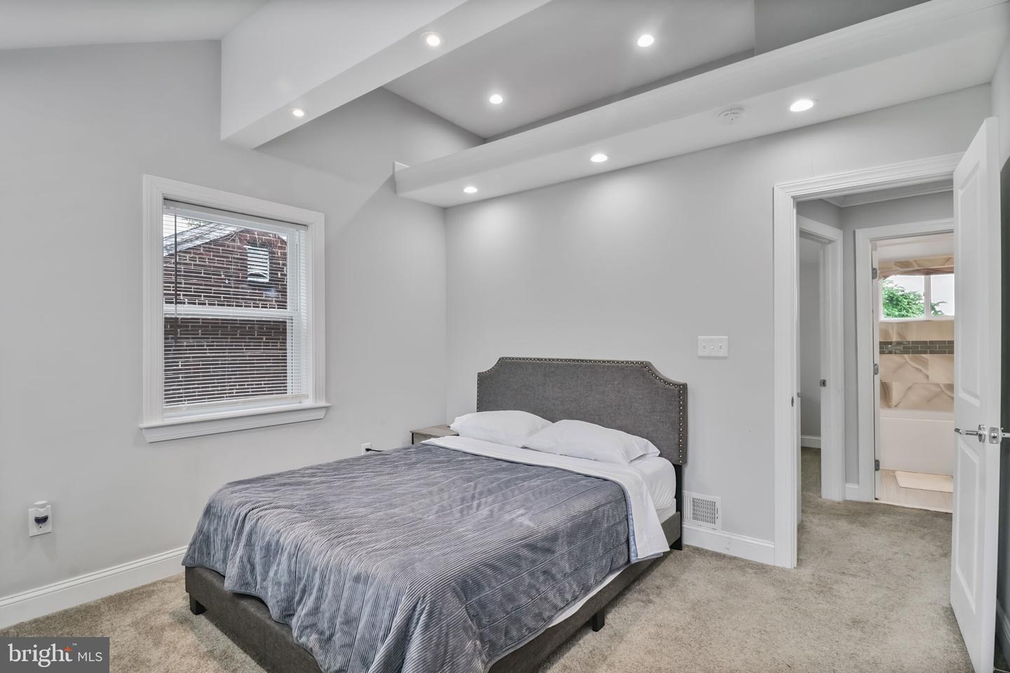 1423 HOWARD RD SE, WASHINGTON, District Of Columbia 20020, 3 Bedrooms Bedrooms, ,2 BathroomsBathrooms,Residential,For sale,1423 HOWARD RD SE,DCDC2195864 MLS # DCDC2195864