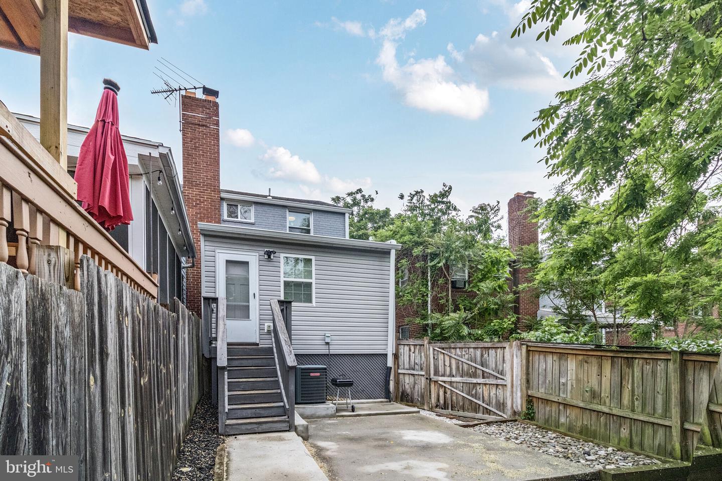 1423 HOWARD RD SE, WASHINGTON, District Of Columbia 20020, 3 Bedrooms Bedrooms, ,2 BathroomsBathrooms,Residential,For sale,1423 HOWARD RD SE,DCDC2195864 MLS # DCDC2195864