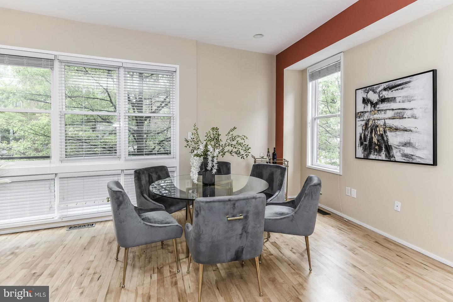 1688 N QUINN ST, ARLINGTON, Virginia 22209, 3 Bedrooms Bedrooms, ,2 BathroomsBathrooms,Residential,For sale,1688 N QUINN ST,VAAR2056198 MLS # VAAR2056198