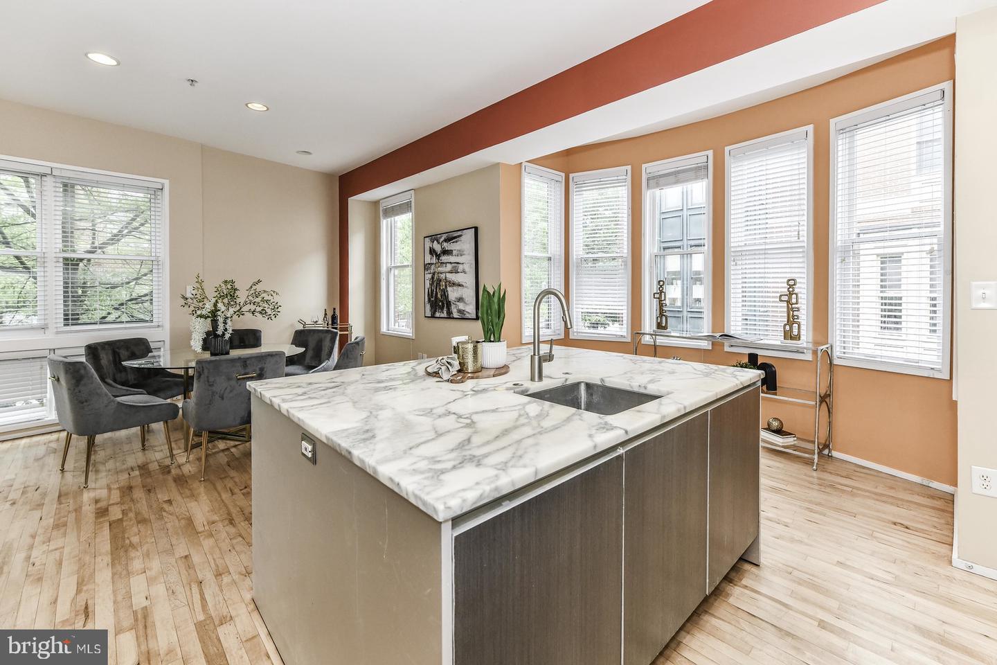 1688 N QUINN ST, ARLINGTON, Virginia 22209, 3 Bedrooms Bedrooms, ,2 BathroomsBathrooms,Residential,For sale,1688 N QUINN ST,VAAR2056198 MLS # VAAR2056198