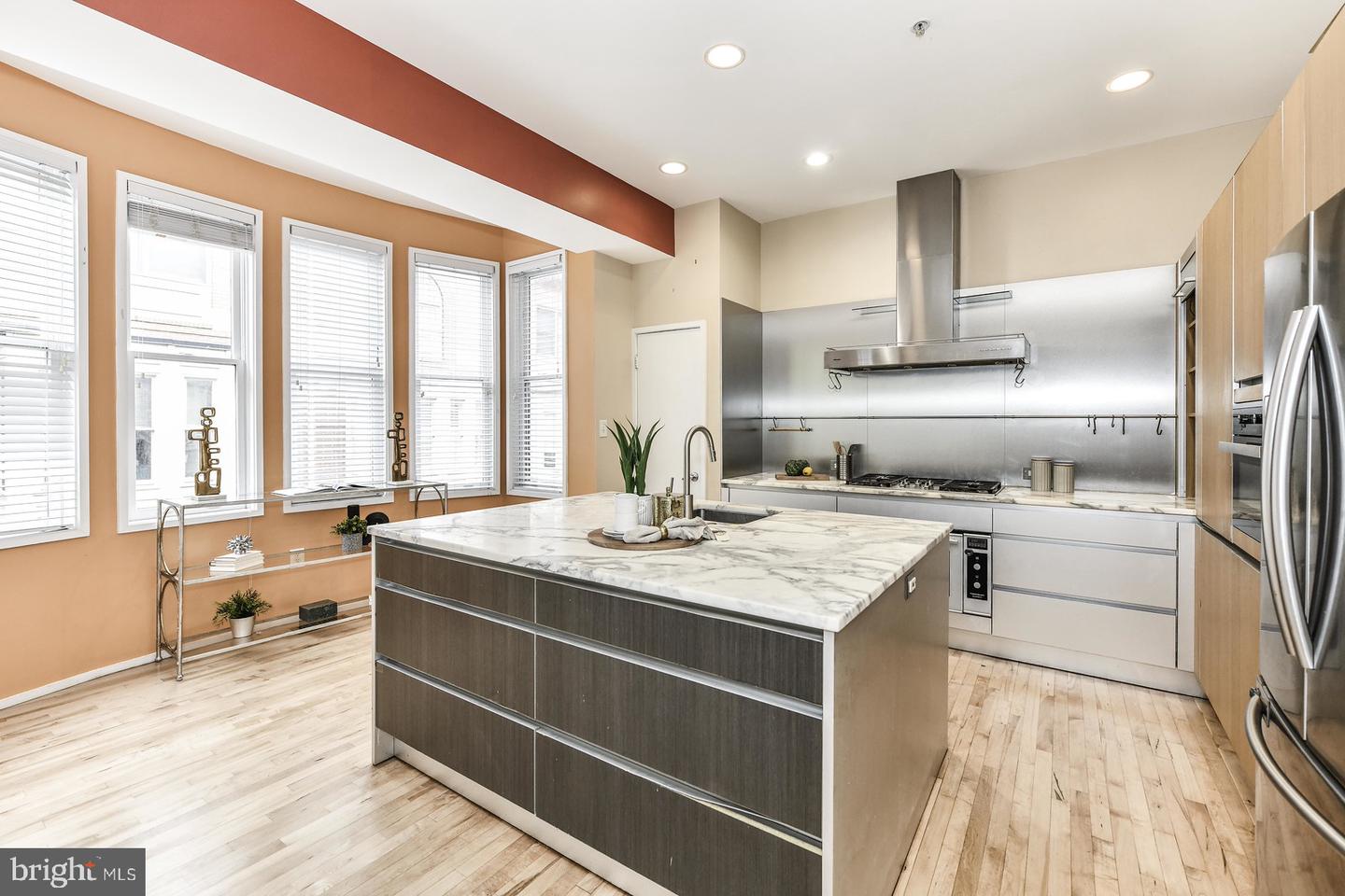 1688 N QUINN ST, ARLINGTON, Virginia 22209, 3 Bedrooms Bedrooms, ,2 BathroomsBathrooms,Residential,For sale,1688 N QUINN ST,VAAR2056198 MLS # VAAR2056198