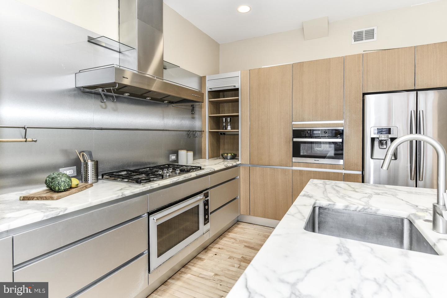 1688 N QUINN ST, ARLINGTON, Virginia 22209, 3 Bedrooms Bedrooms, ,2 BathroomsBathrooms,Residential,For sale,1688 N QUINN ST,VAAR2056198 MLS # VAAR2056198