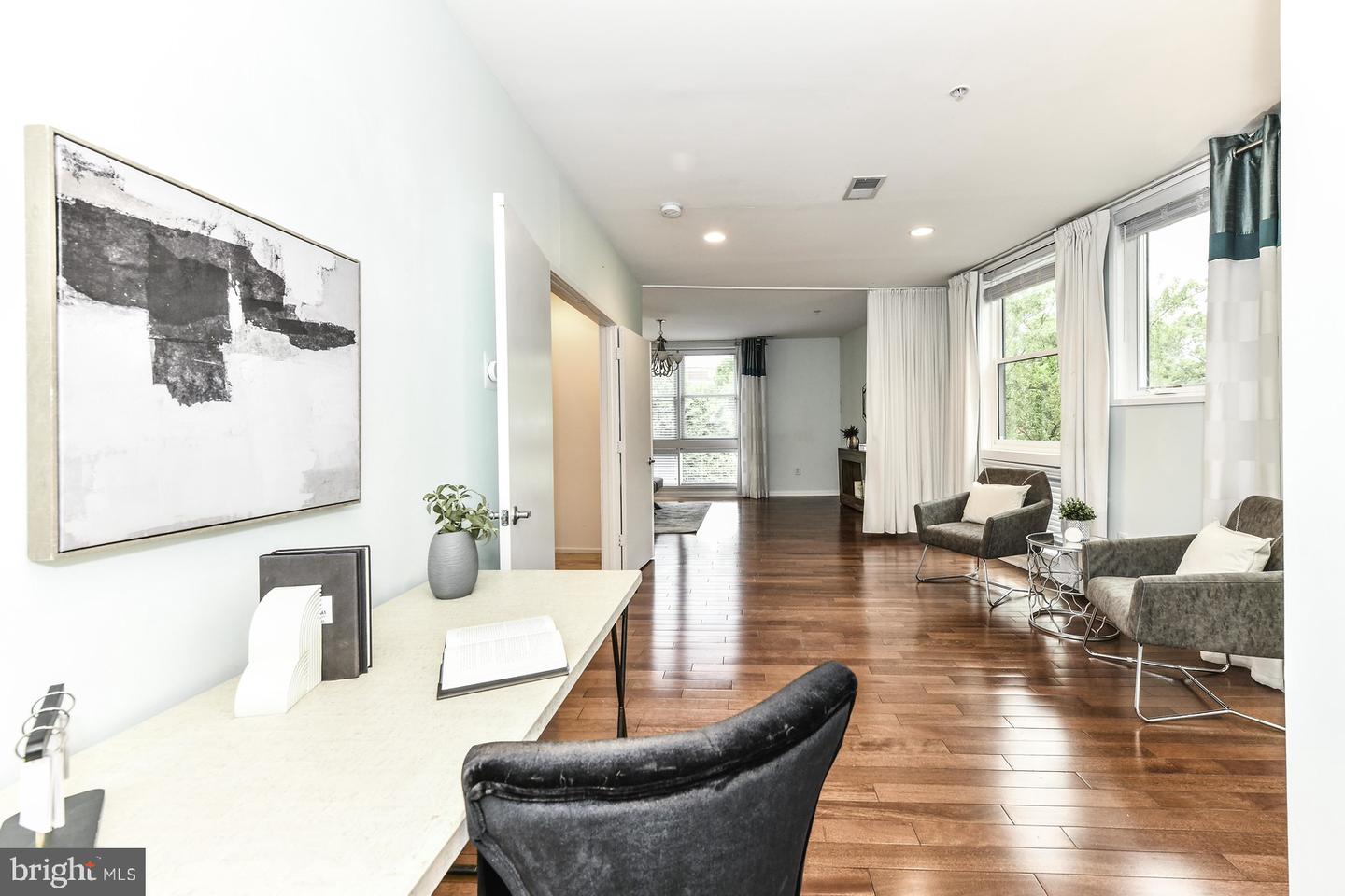 1688 N QUINN ST, ARLINGTON, Virginia 22209, 3 Bedrooms Bedrooms, ,2 BathroomsBathrooms,Residential,For sale,1688 N QUINN ST,VAAR2056198 MLS # VAAR2056198