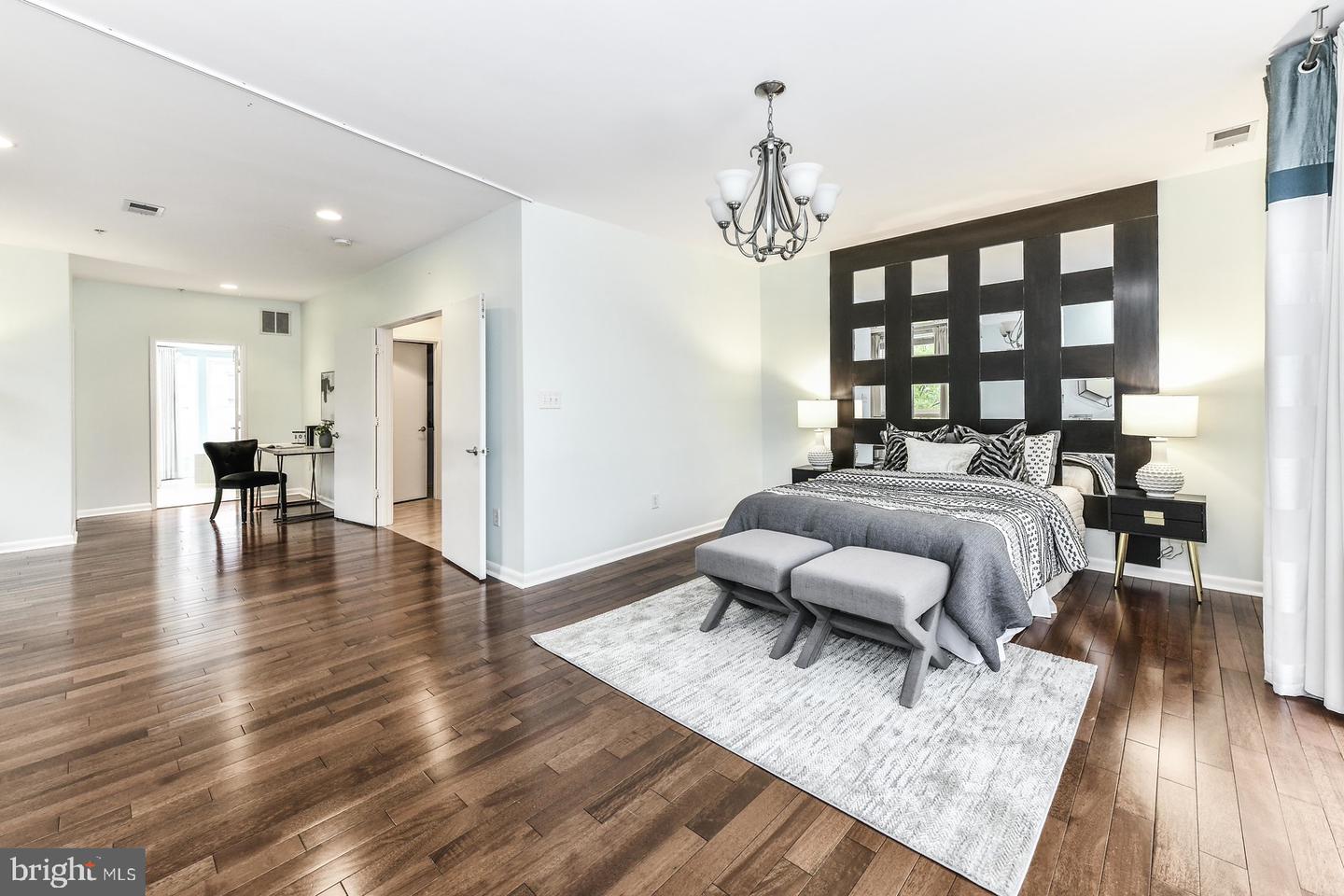 1688 N QUINN ST, ARLINGTON, Virginia 22209, 3 Bedrooms Bedrooms, ,2 BathroomsBathrooms,Residential,For sale,1688 N QUINN ST,VAAR2056198 MLS # VAAR2056198
