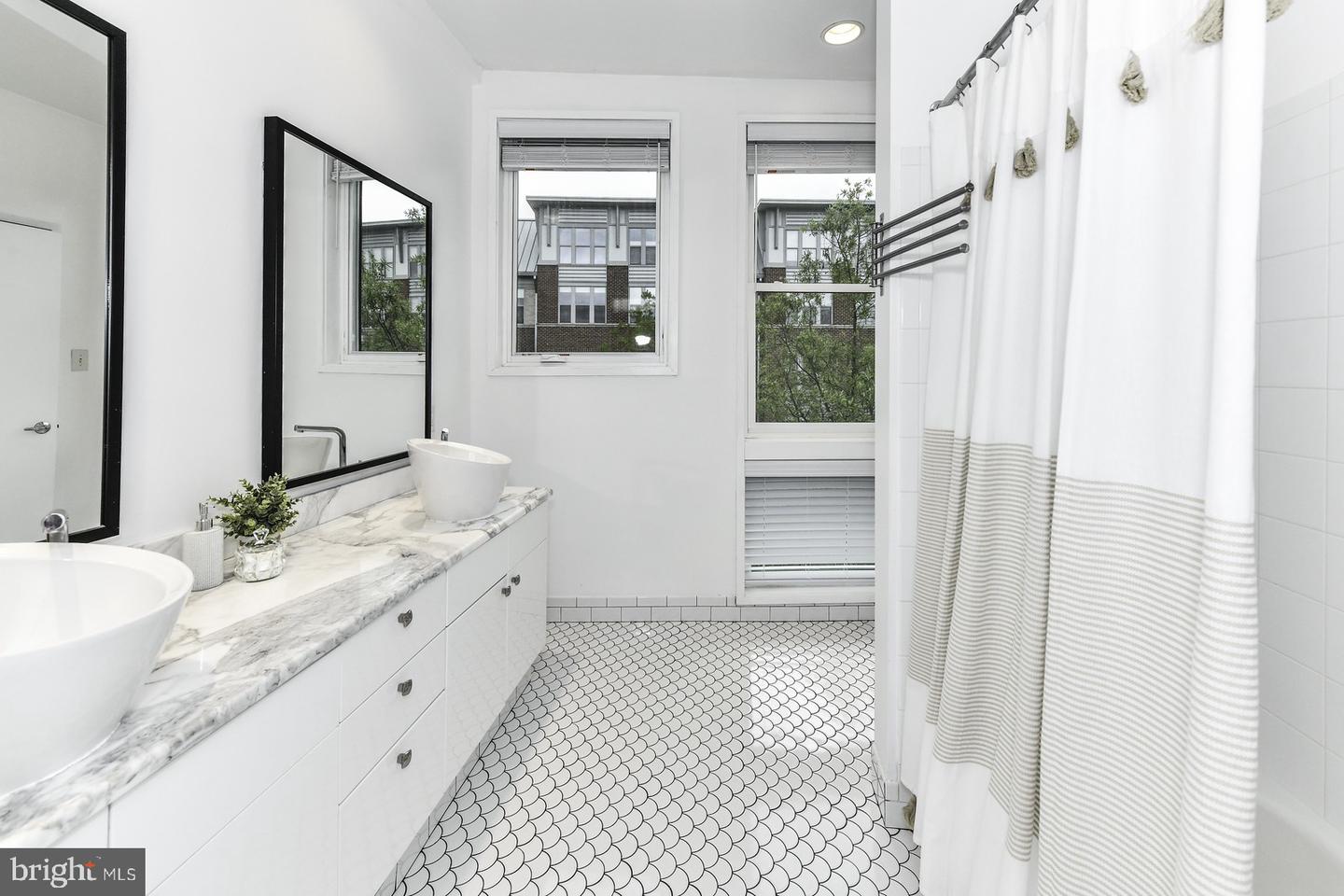 1688 N QUINN ST, ARLINGTON, Virginia 22209, 3 Bedrooms Bedrooms, ,2 BathroomsBathrooms,Residential,For sale,1688 N QUINN ST,VAAR2056198 MLS # VAAR2056198