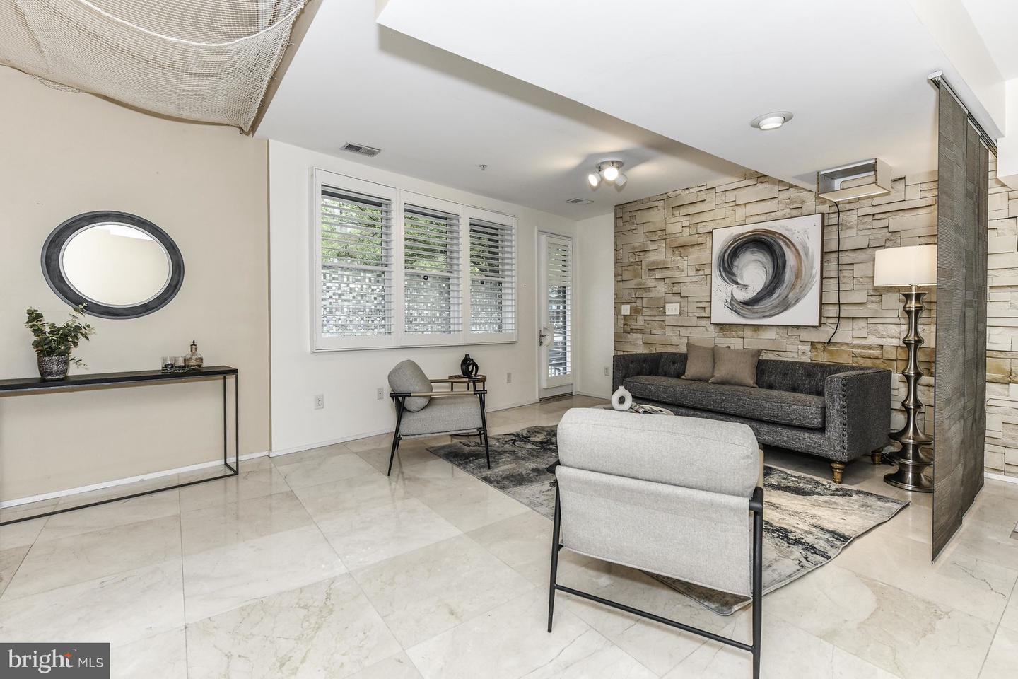 1688 N QUINN ST, ARLINGTON, Virginia 22209, 3 Bedrooms Bedrooms, ,2 BathroomsBathrooms,Residential,For sale,1688 N QUINN ST,VAAR2056198 MLS # VAAR2056198