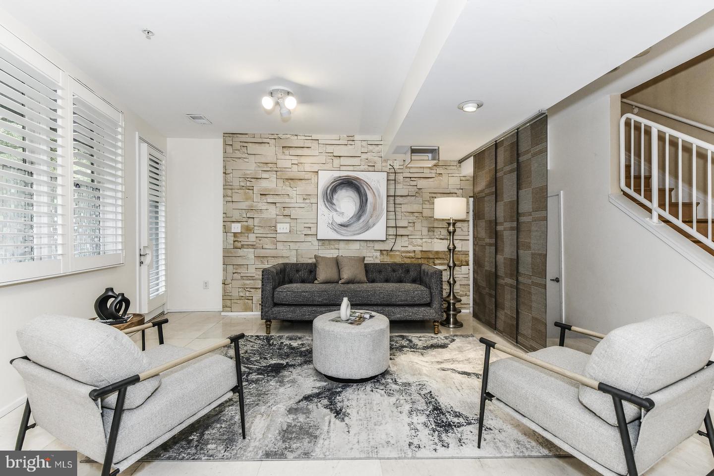 1688 N QUINN ST, ARLINGTON, Virginia 22209, 3 Bedrooms Bedrooms, ,2 BathroomsBathrooms,Residential,For sale,1688 N QUINN ST,VAAR2056198 MLS # VAAR2056198