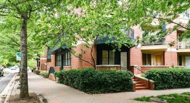 1688 N QUINN ST, ARLINGTON, Virginia 22209, 3 Bedrooms Bedrooms, ,2 BathroomsBathrooms,Residential,For sale,1688 N QUINN ST,VAAR2056198 MLS # VAAR2056198