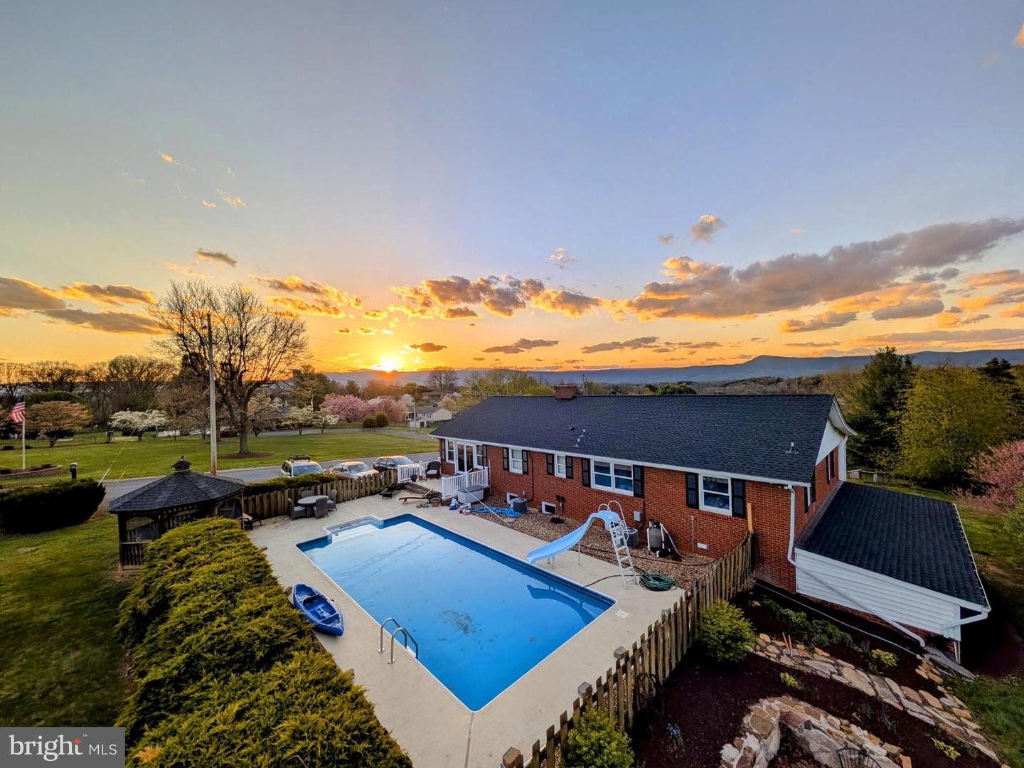 15 PAINTER ST, LURAY, Virginia 22835, 5 Bedrooms Bedrooms, ,2 BathroomsBathrooms,Residential,For sale,15 PAINTER ST,VAPA2004784 MLS # VAPA2004784