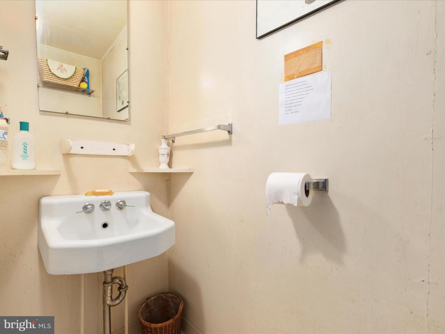 436-440 CHAPMAN LANDING RD, EDINBURG, Virginia 22824, 2 Bedrooms Bedrooms, 6 Rooms Rooms,2 BathroomsBathrooms,Residential,For sale,436-440 CHAPMAN LANDING RD,VASH2011240 MLS # VASH2011240