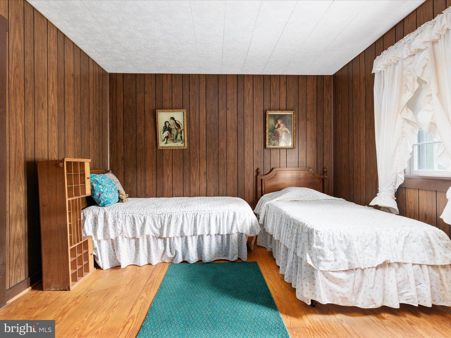 436-440 CHAPMAN LANDING RD, EDINBURG, Virginia 22824, 2 Bedrooms Bedrooms, 6 Rooms Rooms,2 BathroomsBathrooms,Residential,For sale,436-440 CHAPMAN LANDING RD,VASH2011240 MLS # VASH2011240