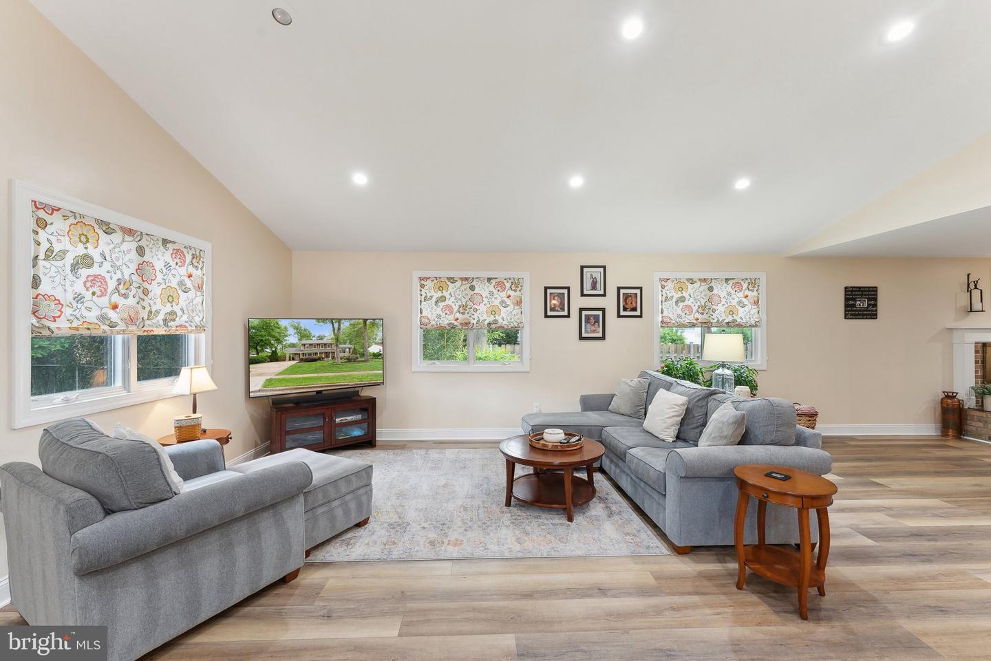 8807 FALKSTONE LN, ALEXANDRIA, Virginia 22309, 4 Bedrooms Bedrooms, ,2 BathroomsBathrooms,Residential,For sale,8807 FALKSTONE LN,VAFX2235512 MLS # VAFX2235512