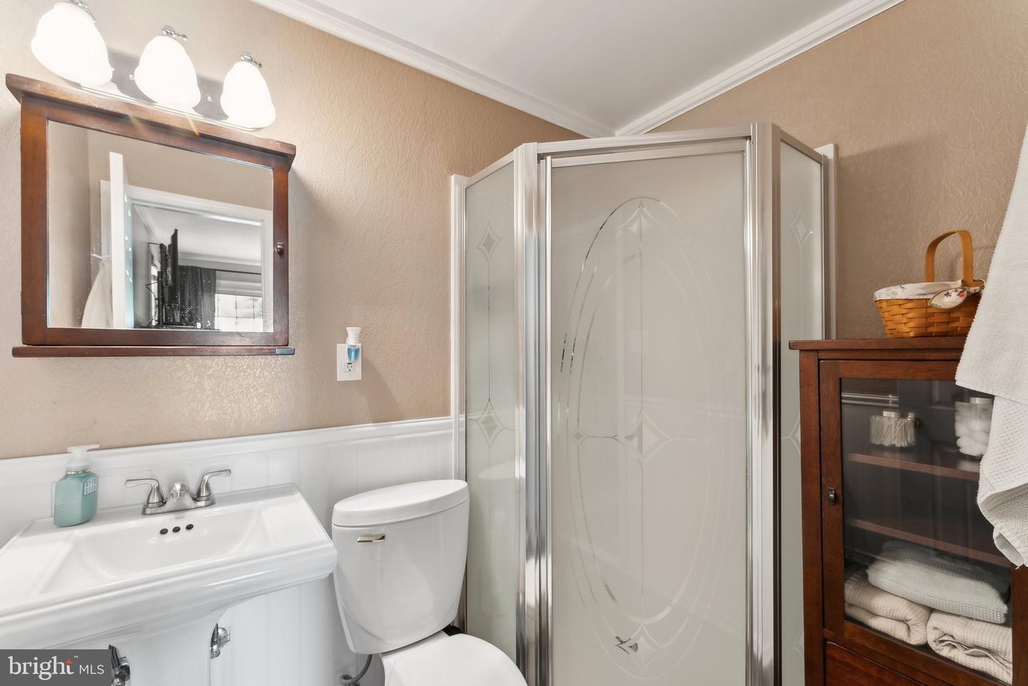 8807 FALKSTONE LN, ALEXANDRIA, Virginia 22309, 4 Bedrooms Bedrooms, ,2 BathroomsBathrooms,Residential,For sale,8807 FALKSTONE LN,VAFX2235512 MLS # VAFX2235512