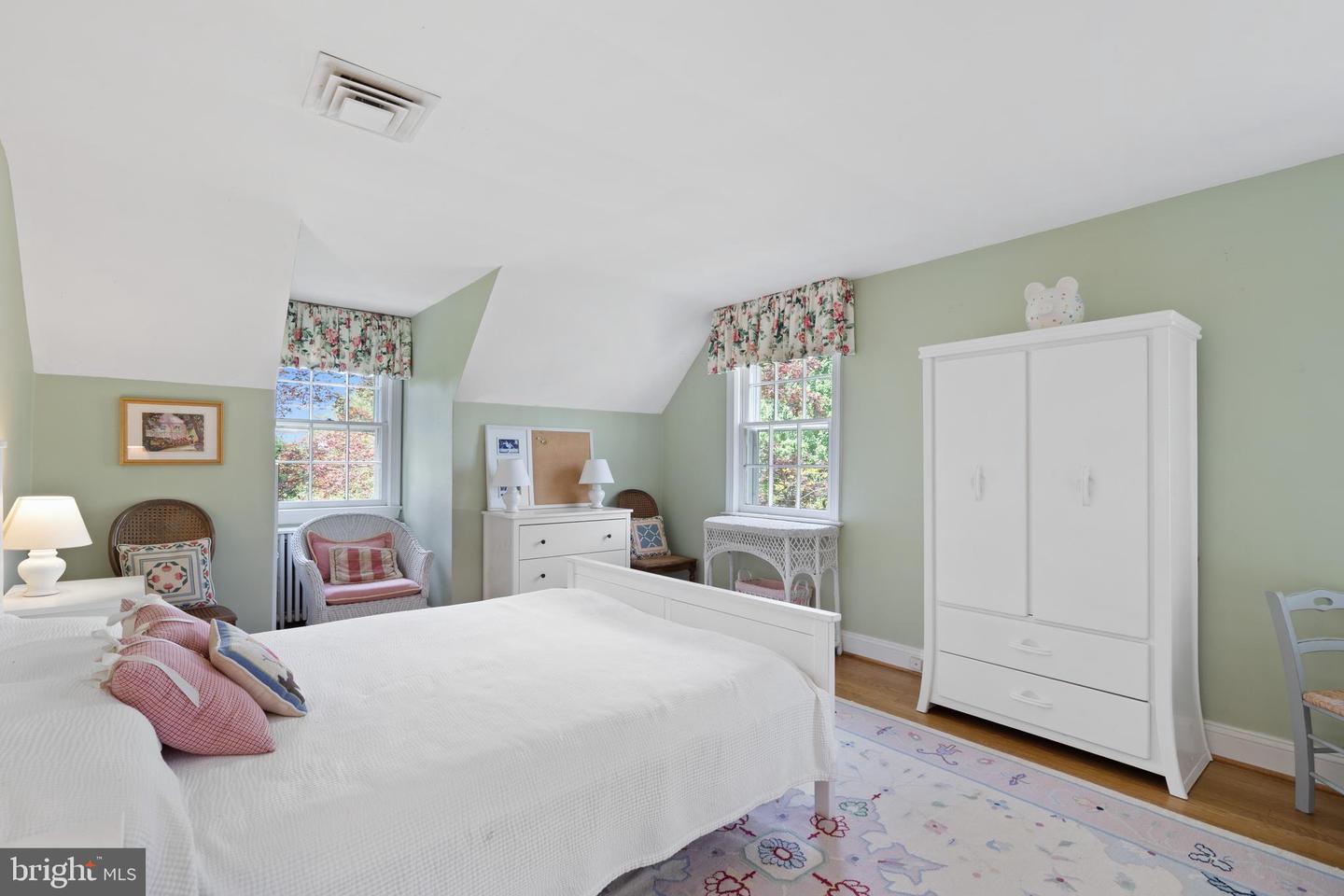6511 RIDGE ST, MCLEAN, Virginia 22101, 4 Bedrooms Bedrooms, ,3 BathroomsBathrooms,Residential,For sale,6511 RIDGE ST,VAFX2235518 MLS # VAFX2235518