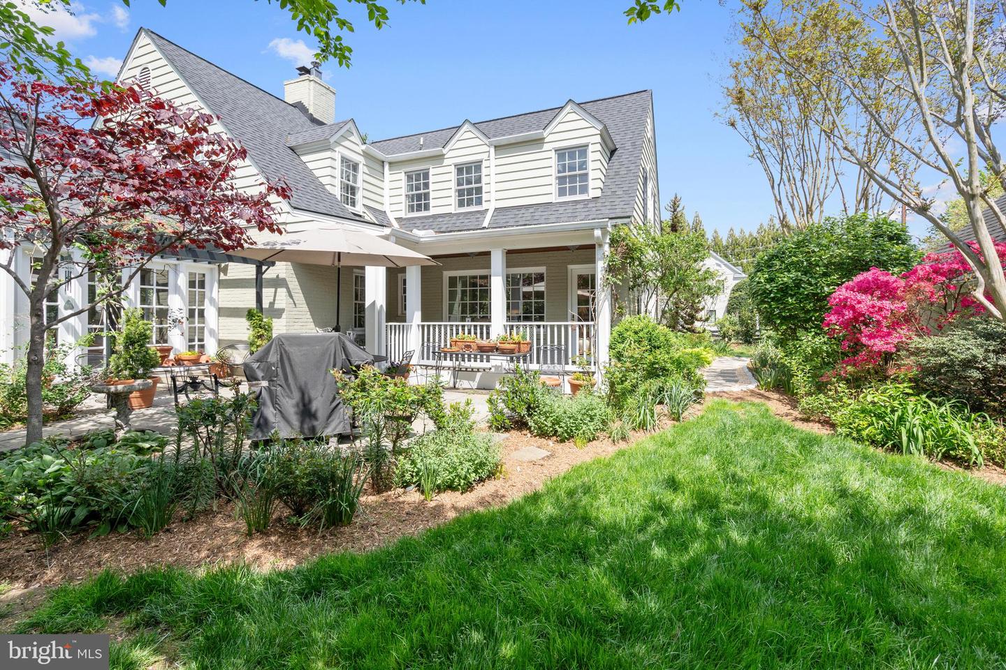 6511 RIDGE ST, MCLEAN, Virginia 22101, 4 Bedrooms Bedrooms, ,3 BathroomsBathrooms,Residential,For sale,6511 RIDGE ST,VAFX2235518 MLS # VAFX2235518
