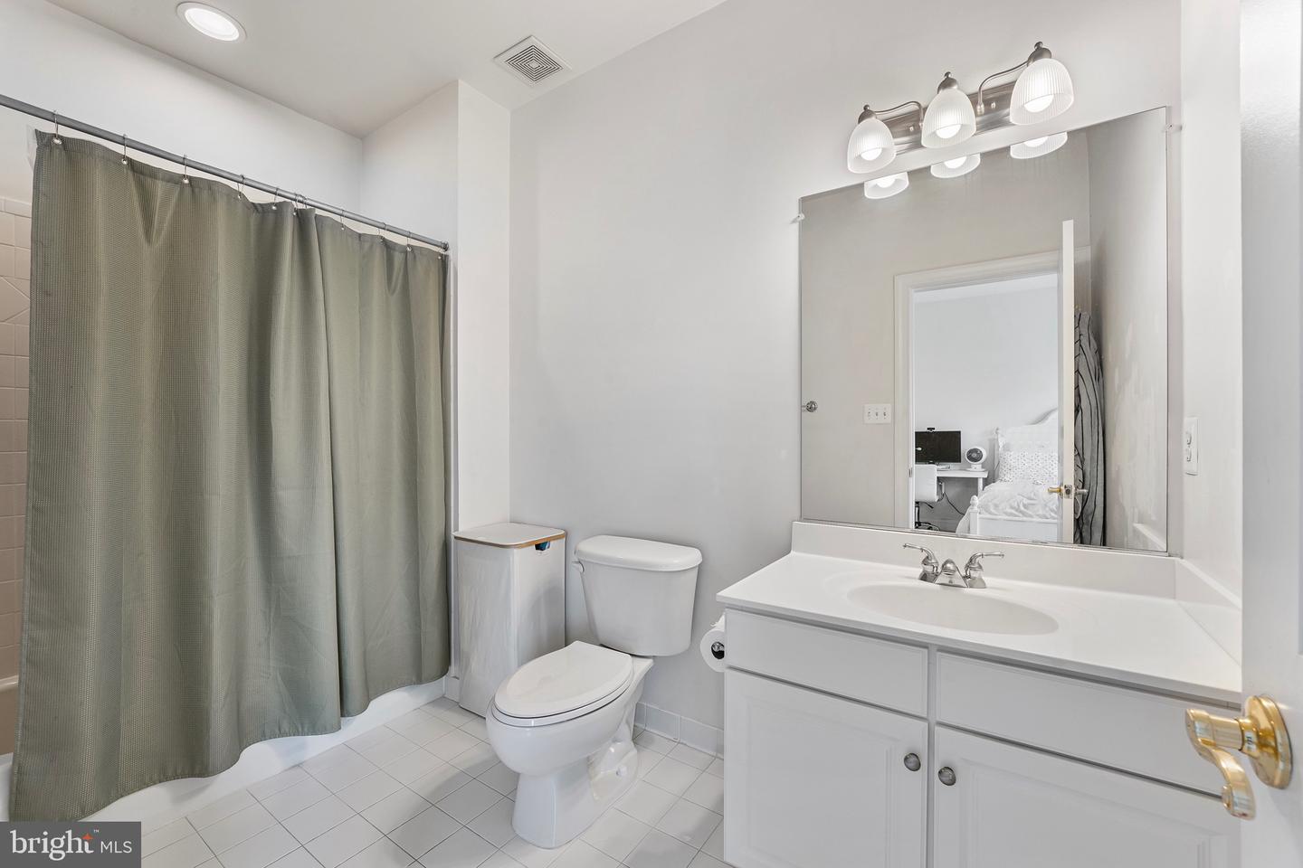 9192 TOPAZ ST, FAIRFAX, Virginia 22031, 4 Bedrooms Bedrooms, ,4 BathroomsBathrooms,Residential,For sale,9192 TOPAZ ST,VAFX2236706 MLS # VAFX2236706