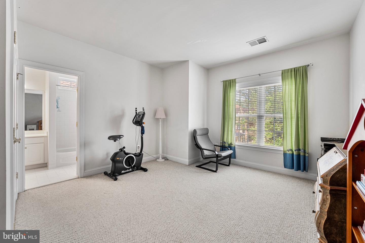 9192 TOPAZ ST, FAIRFAX, Virginia 22031, 4 Bedrooms Bedrooms, ,4 BathroomsBathrooms,Residential,For sale,9192 TOPAZ ST,VAFX2236706 MLS # VAFX2236706