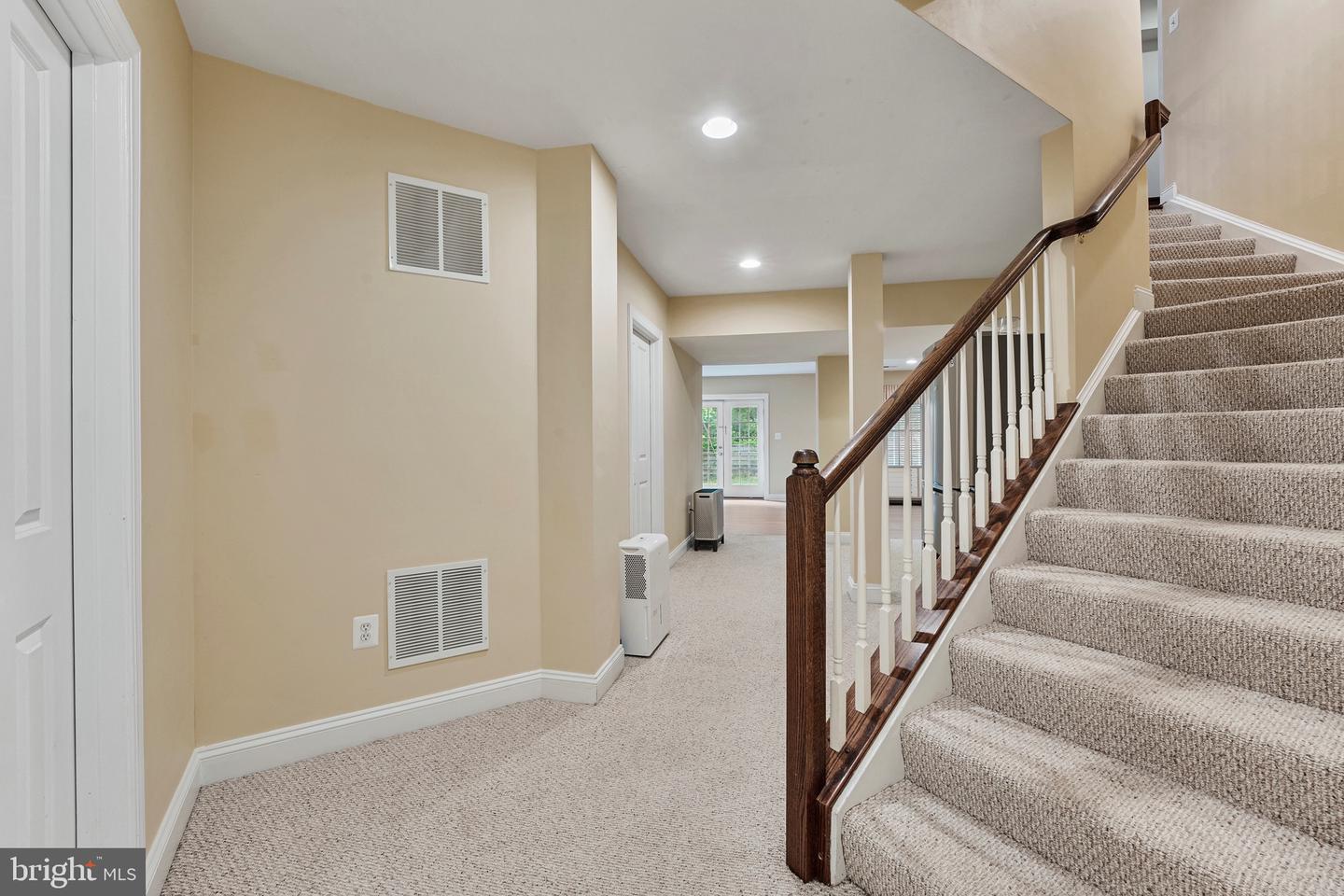 9192 TOPAZ ST, FAIRFAX, Virginia 22031, 4 Bedrooms Bedrooms, ,4 BathroomsBathrooms,Residential,For sale,9192 TOPAZ ST,VAFX2236706 MLS # VAFX2236706