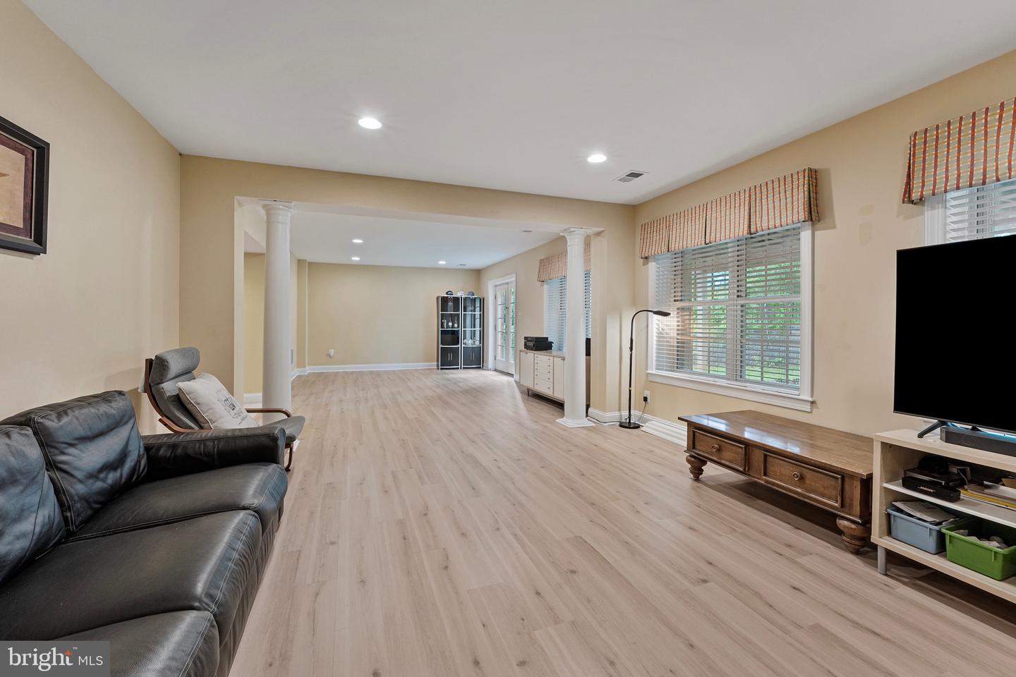9192 TOPAZ ST, FAIRFAX, Virginia 22031, 4 Bedrooms Bedrooms, ,4 BathroomsBathrooms,Residential,For sale,9192 TOPAZ ST,VAFX2236706 MLS # VAFX2236706