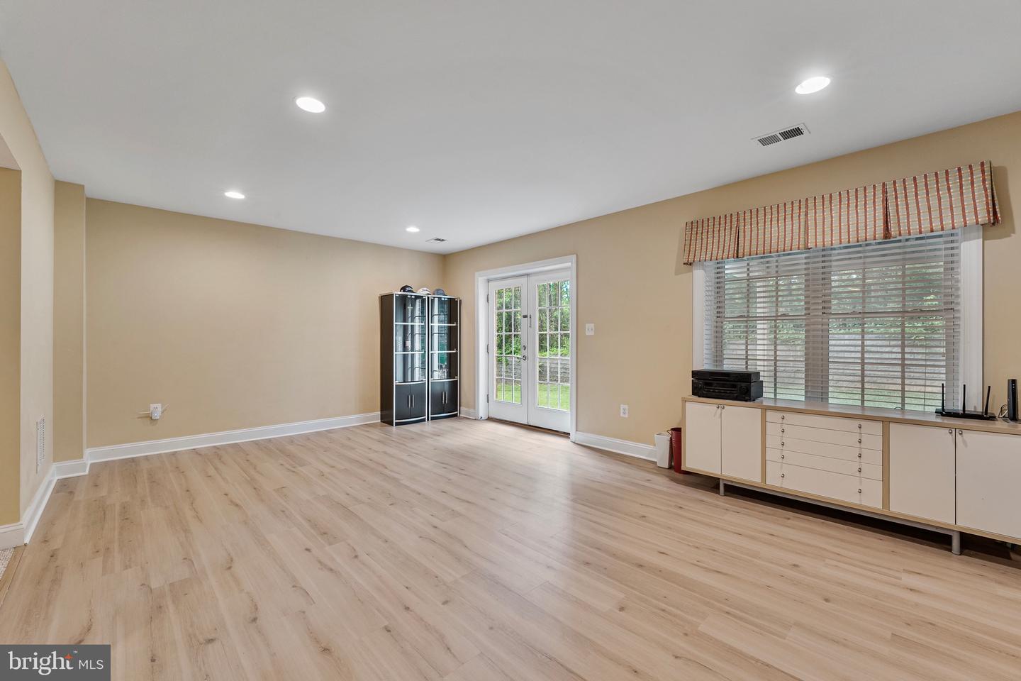 9192 TOPAZ ST, FAIRFAX, Virginia 22031, 4 Bedrooms Bedrooms, ,4 BathroomsBathrooms,Residential,For sale,9192 TOPAZ ST,VAFX2236706 MLS # VAFX2236706