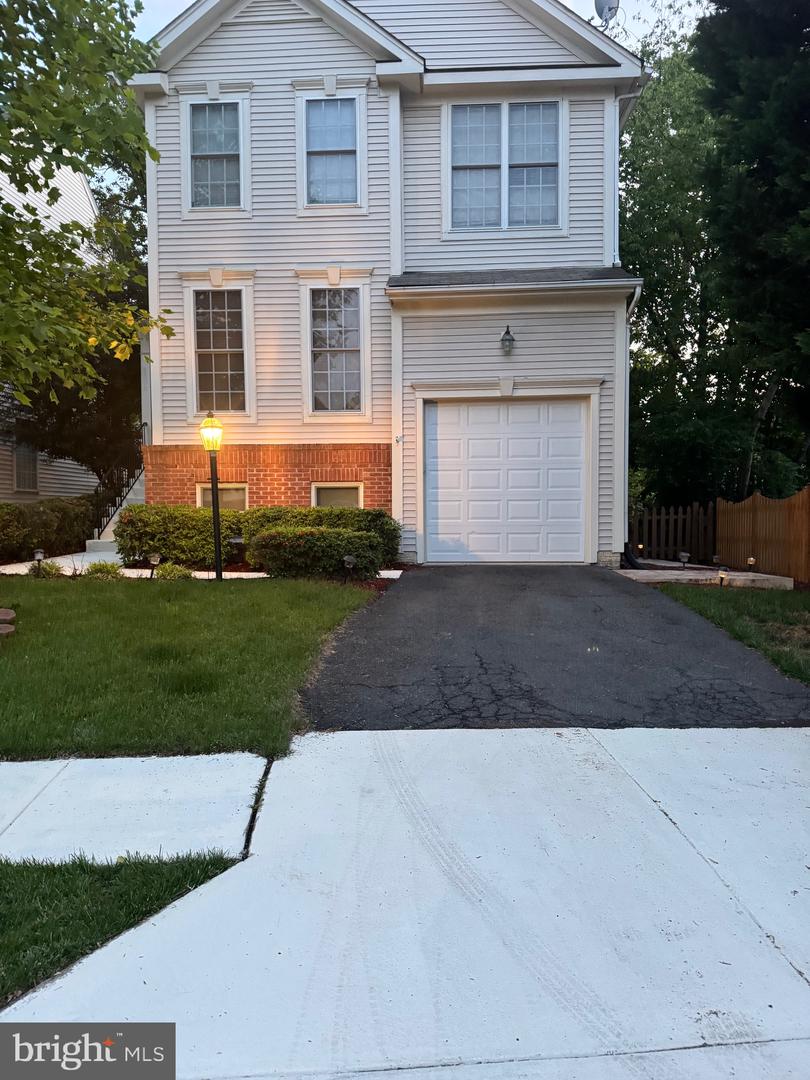8800 FENIMORE PL, BRISTOW, Virginia 20136, 4 Bedrooms Bedrooms, ,3 BathroomsBathrooms,Residential,For sale,8800 FENIMORE PL,VAPW2093290 MLS # VAPW2093290
