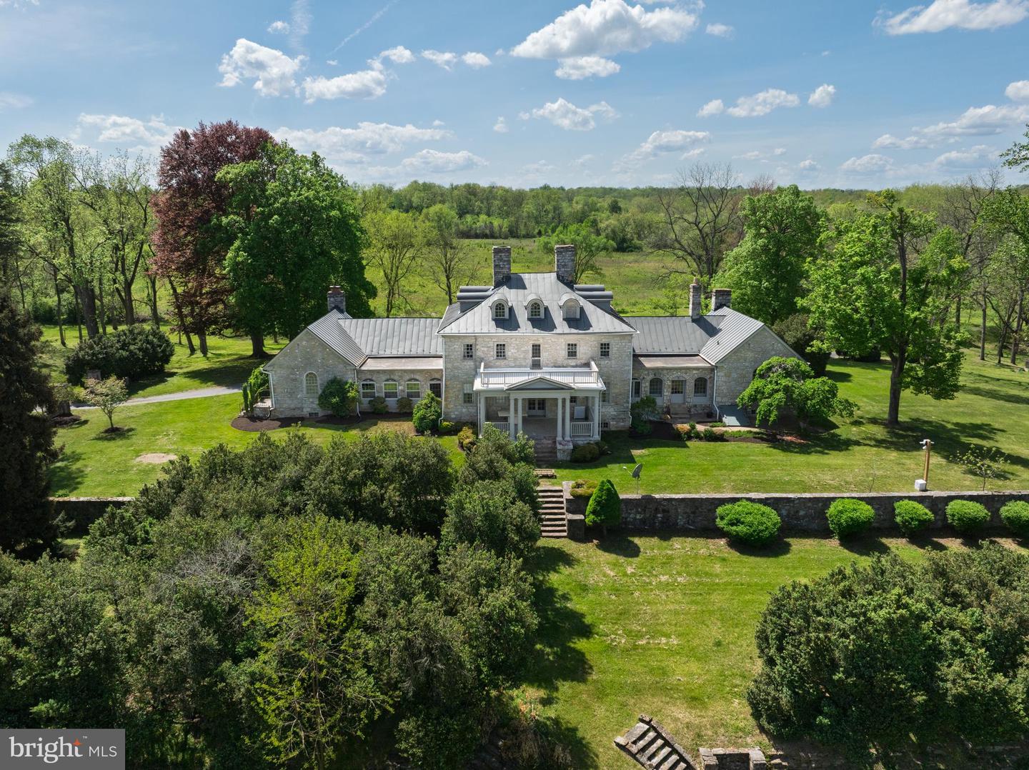 159 FAIRFIELD LN, BERRYVILLE, Virginia 22611, 9 Bedrooms Bedrooms, ,5 BathroomsBathrooms,Residential,For sale,159 FAIRFIELD LN,VACL2003656 MLS # VACL2003656
