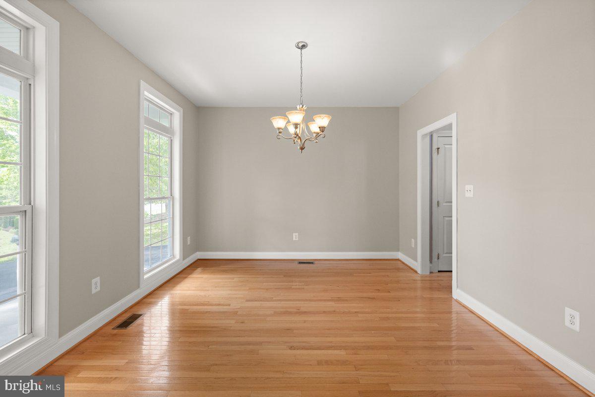 602 S LAKEVIEW DR, CROSS JUNCTION, Virginia 22625, 4 Bedrooms Bedrooms, ,4 BathroomsBathrooms,Residential,For sale,602 S LAKEVIEW DR,VAFV2033742 MLS # VAFV2033742
