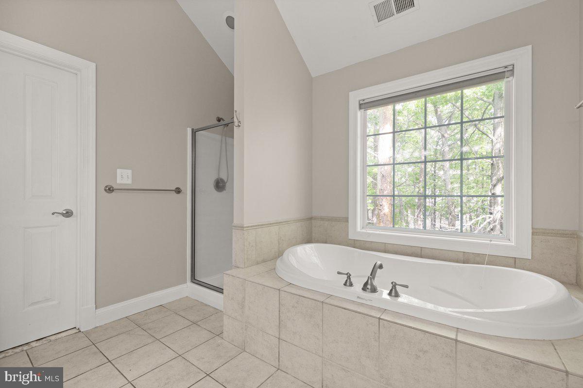 602 S LAKEVIEW DR, CROSS JUNCTION, Virginia 22625, 4 Bedrooms Bedrooms, ,4 BathroomsBathrooms,Residential,For sale,602 S LAKEVIEW DR,VAFV2033742 MLS # VAFV2033742
