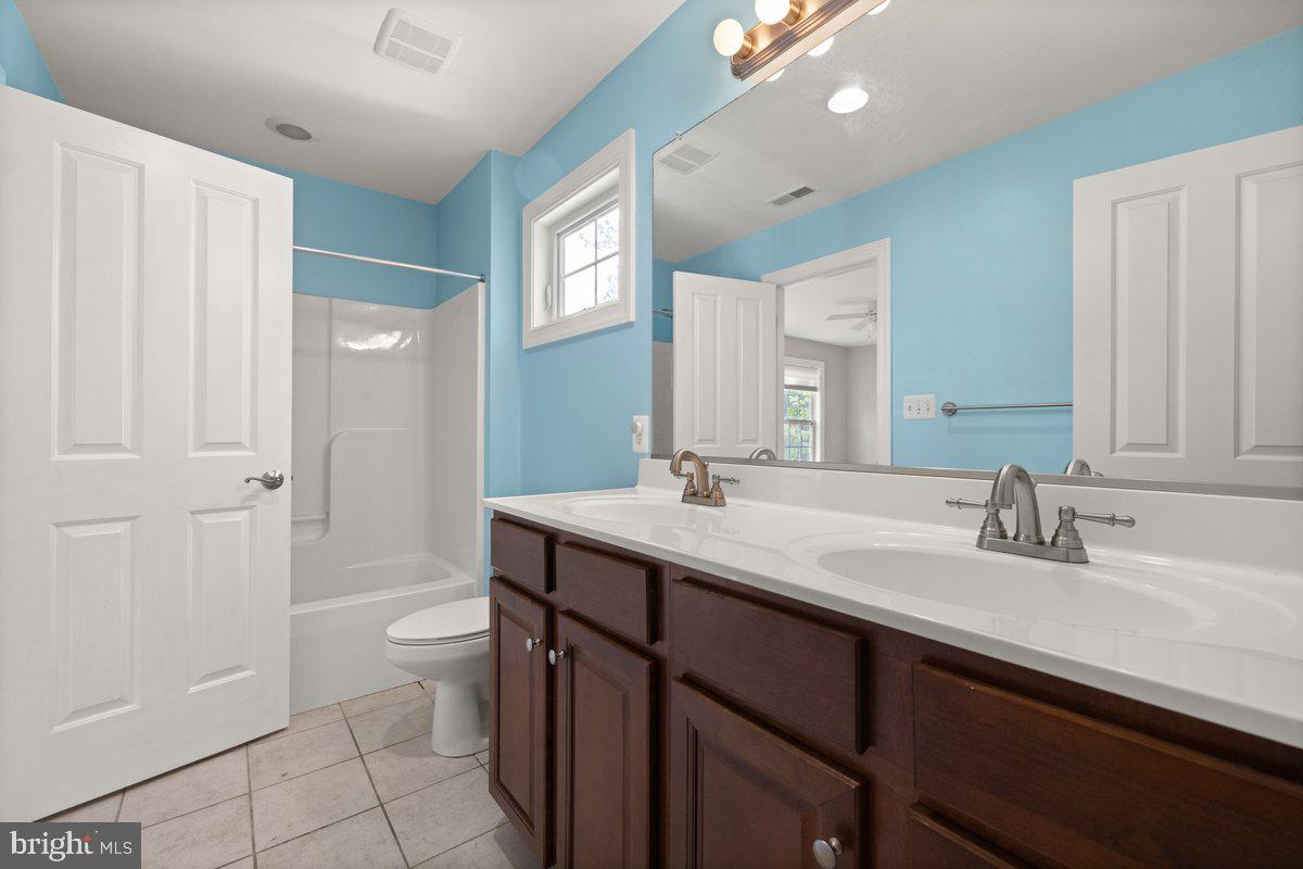 602 S LAKEVIEW DR, CROSS JUNCTION, Virginia 22625, 4 Bedrooms Bedrooms, ,4 BathroomsBathrooms,Residential,For sale,602 S LAKEVIEW DR,VAFV2033742 MLS # VAFV2033742