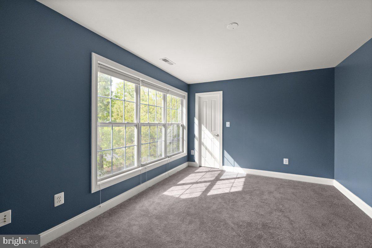 602 S LAKEVIEW DR, CROSS JUNCTION, Virginia 22625, 4 Bedrooms Bedrooms, ,4 BathroomsBathrooms,Residential,For sale,602 S LAKEVIEW DR,VAFV2033742 MLS # VAFV2033742