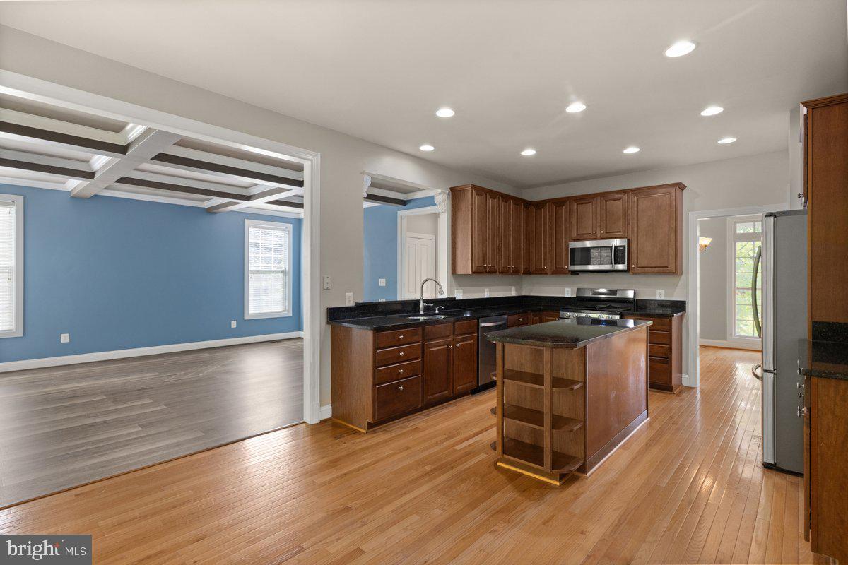 602 S LAKEVIEW DR, CROSS JUNCTION, Virginia 22625, 4 Bedrooms Bedrooms, ,4 BathroomsBathrooms,Residential,For sale,602 S LAKEVIEW DR,VAFV2033742 MLS # VAFV2033742