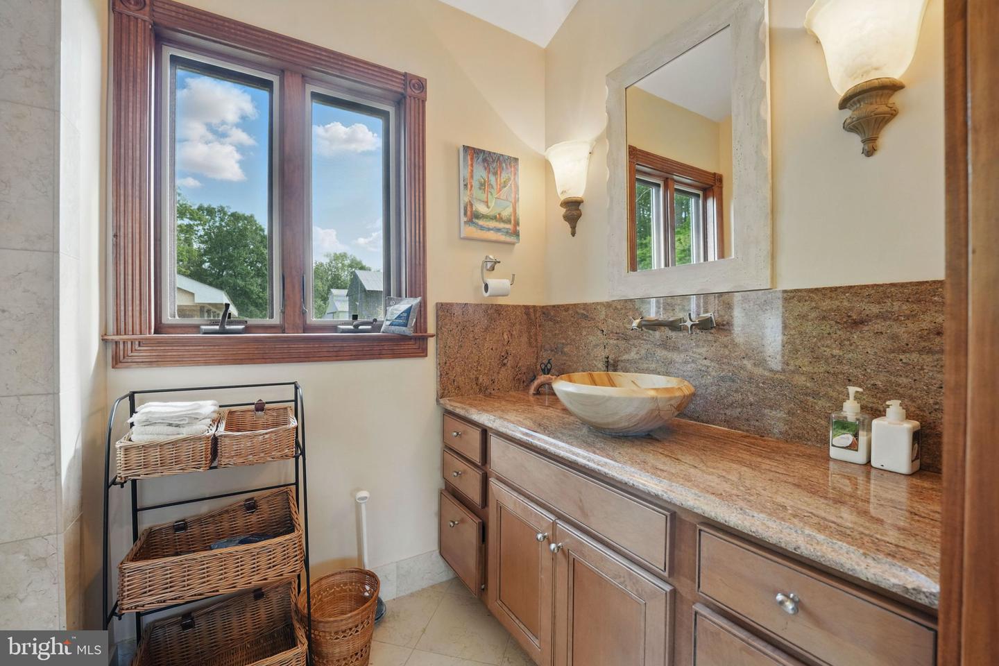 8511 LEEDS MANOR RD, WARRENTON, Virginia 20186, 4 Bedrooms Bedrooms, ,4 BathroomsBathrooms,Residential,For sale,8511 LEEDS MANOR RD,VAFQ2016382 MLS # VAFQ2016382