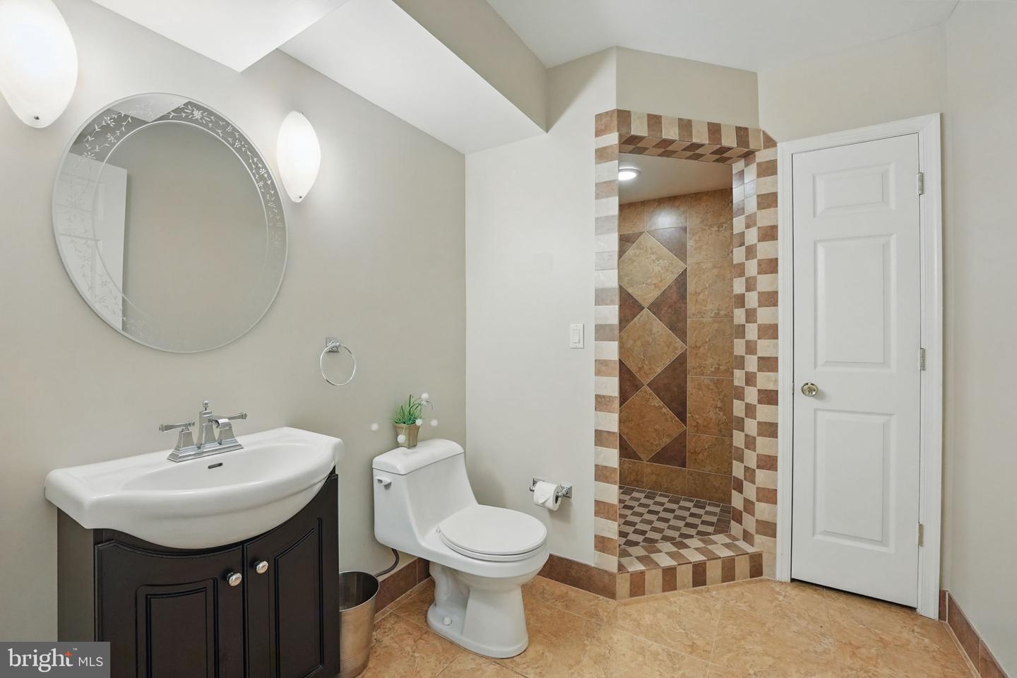8511 LEEDS MANOR RD, WARRENTON, Virginia 20186, 4 Bedrooms Bedrooms, ,4 BathroomsBathrooms,Residential,For sale,8511 LEEDS MANOR RD,VAFQ2016382 MLS # VAFQ2016382