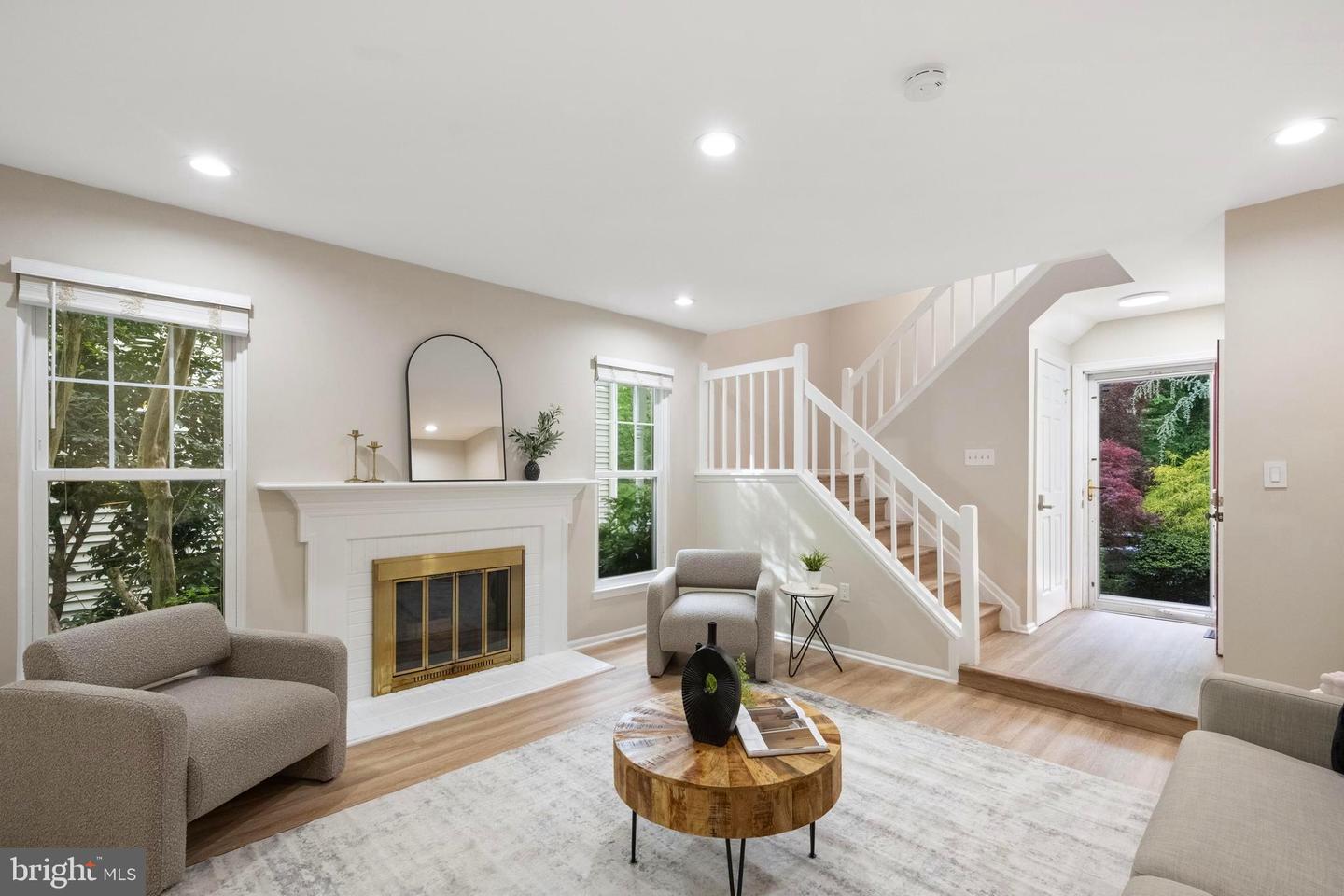 11956 HOLLY VIEW DR, WOODBRIDGE, Virginia 22192, 4 Bedrooms Bedrooms, ,3 BathroomsBathrooms,Residential,For sale,11956 HOLLY VIEW DR,VAPW2093468 MLS # VAPW2093468