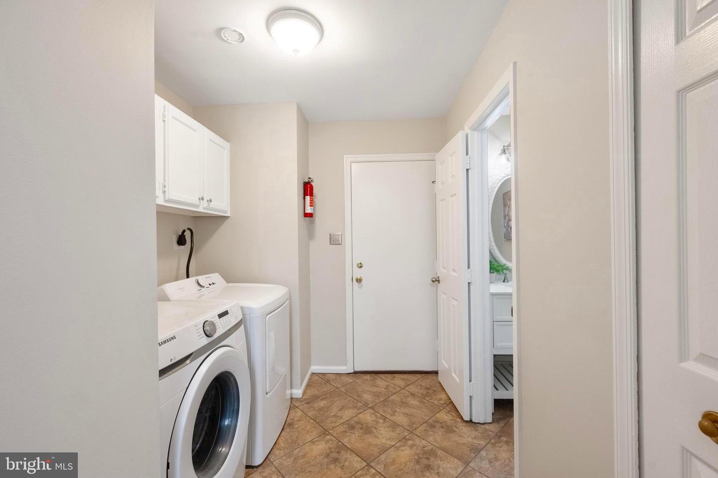 11956 HOLLY VIEW DR, WOODBRIDGE, Virginia 22192, 4 Bedrooms Bedrooms, ,3 BathroomsBathrooms,Residential,For sale,11956 HOLLY VIEW DR,VAPW2093468 MLS # VAPW2093468