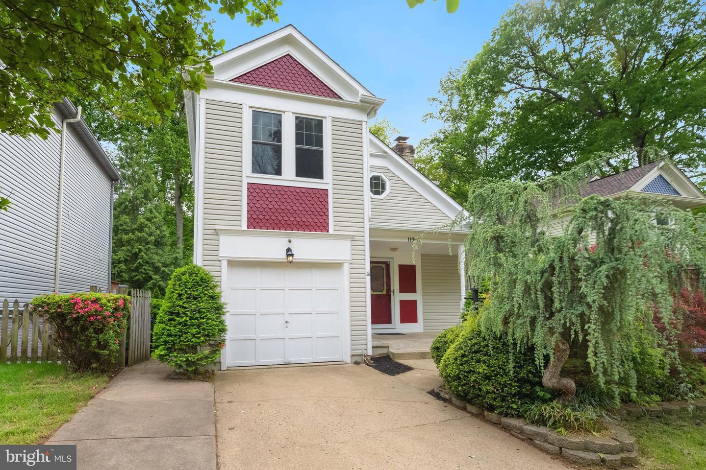 11956 HOLLY VIEW DR, WOODBRIDGE, Virginia 22192, 4 Bedrooms Bedrooms, ,3 BathroomsBathrooms,Residential,For sale,11956 HOLLY VIEW DR,VAPW2093468 MLS # VAPW2093468